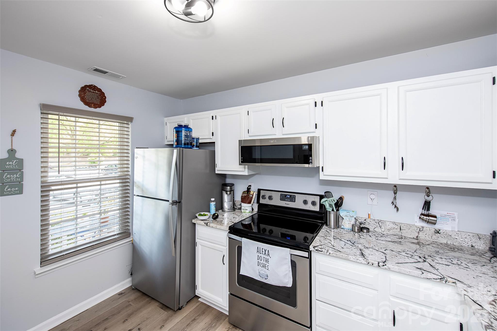 6137 Windsor Gate Lane Charlotte NC 28215