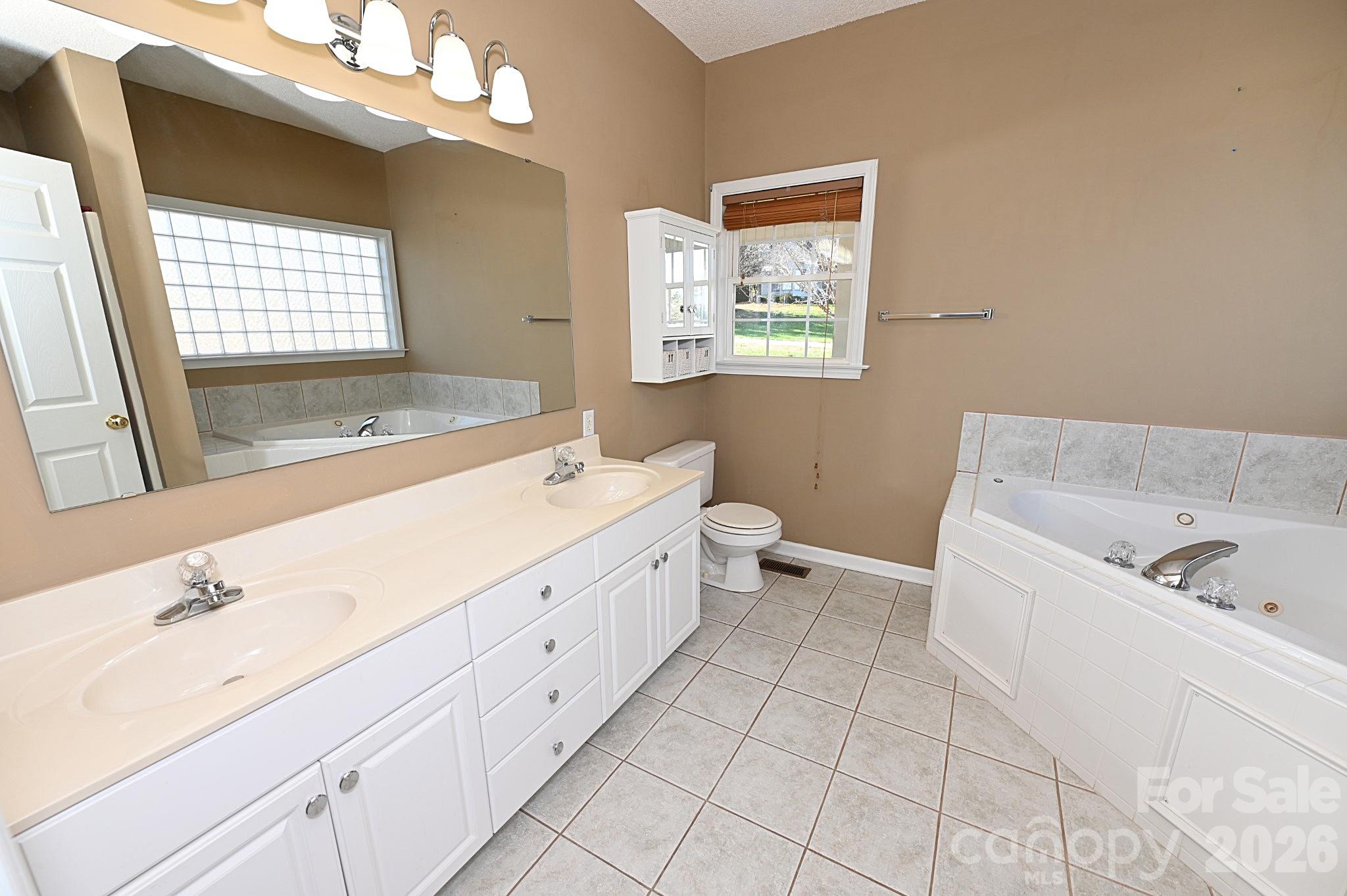518 30th Avenue Circle NE Hickory NC 28601