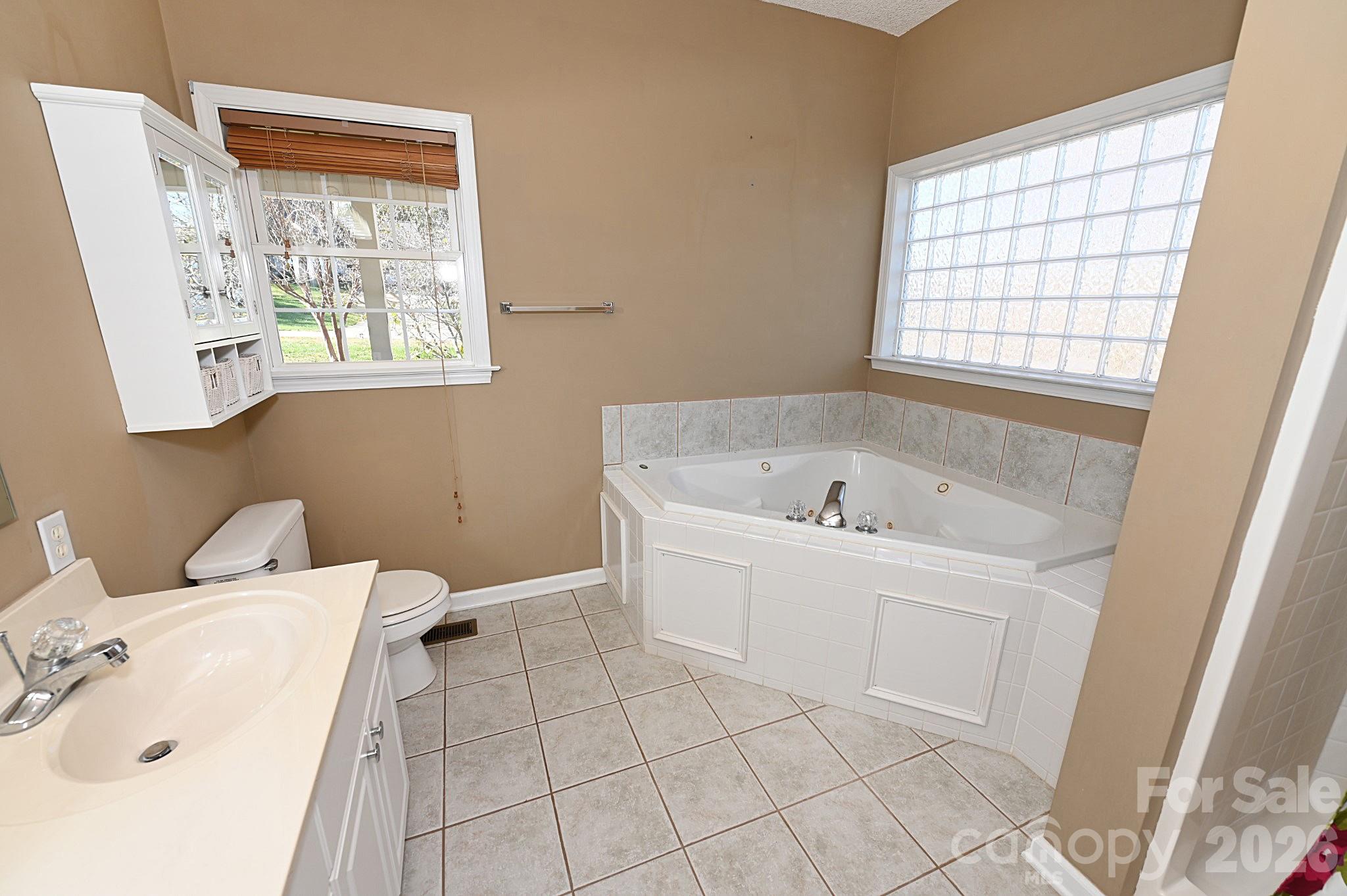518 30th Avenue Circle NE Hickory NC 28601