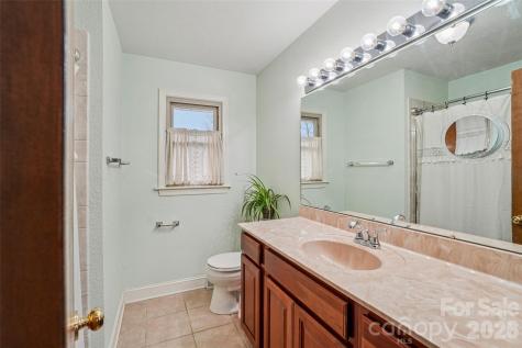 277 Powell Street Hendersonville NC 28792