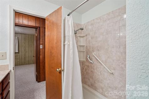 277 Powell Street Hendersonville NC 28792