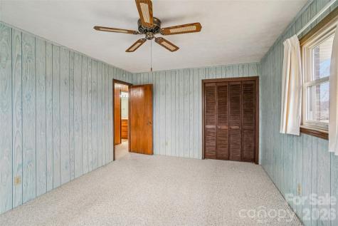 277 Powell Street Hendersonville NC 28792