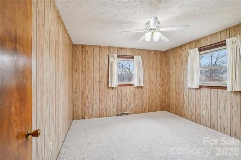 277 Powell Street Hendersonville NC 28792