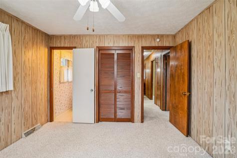 277 Powell Street Hendersonville NC 28792