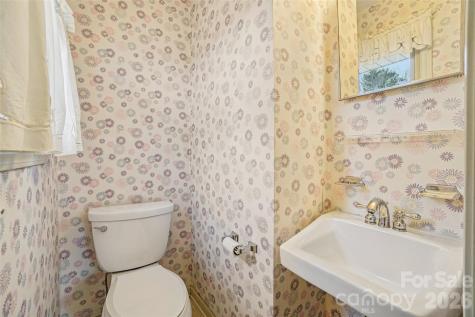 277 Powell Street Hendersonville NC 28792
