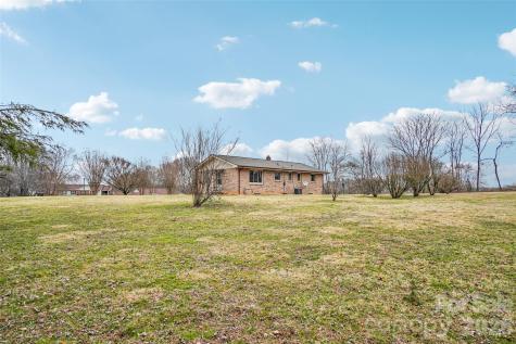 277 Powell Street Hendersonville NC 28792