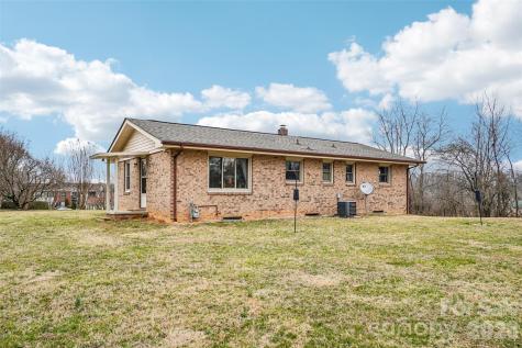 277 Powell Street Hendersonville NC 28792