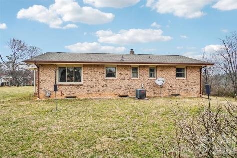 277 Powell Street Hendersonville NC 28792