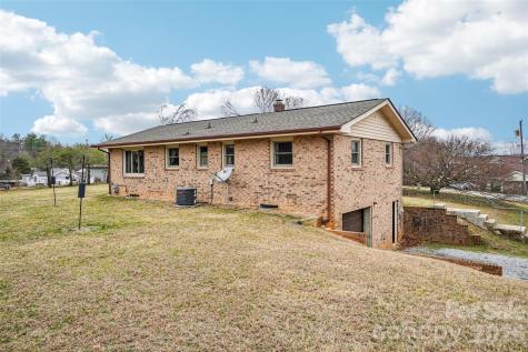 277 Powell Street Hendersonville NC 28792