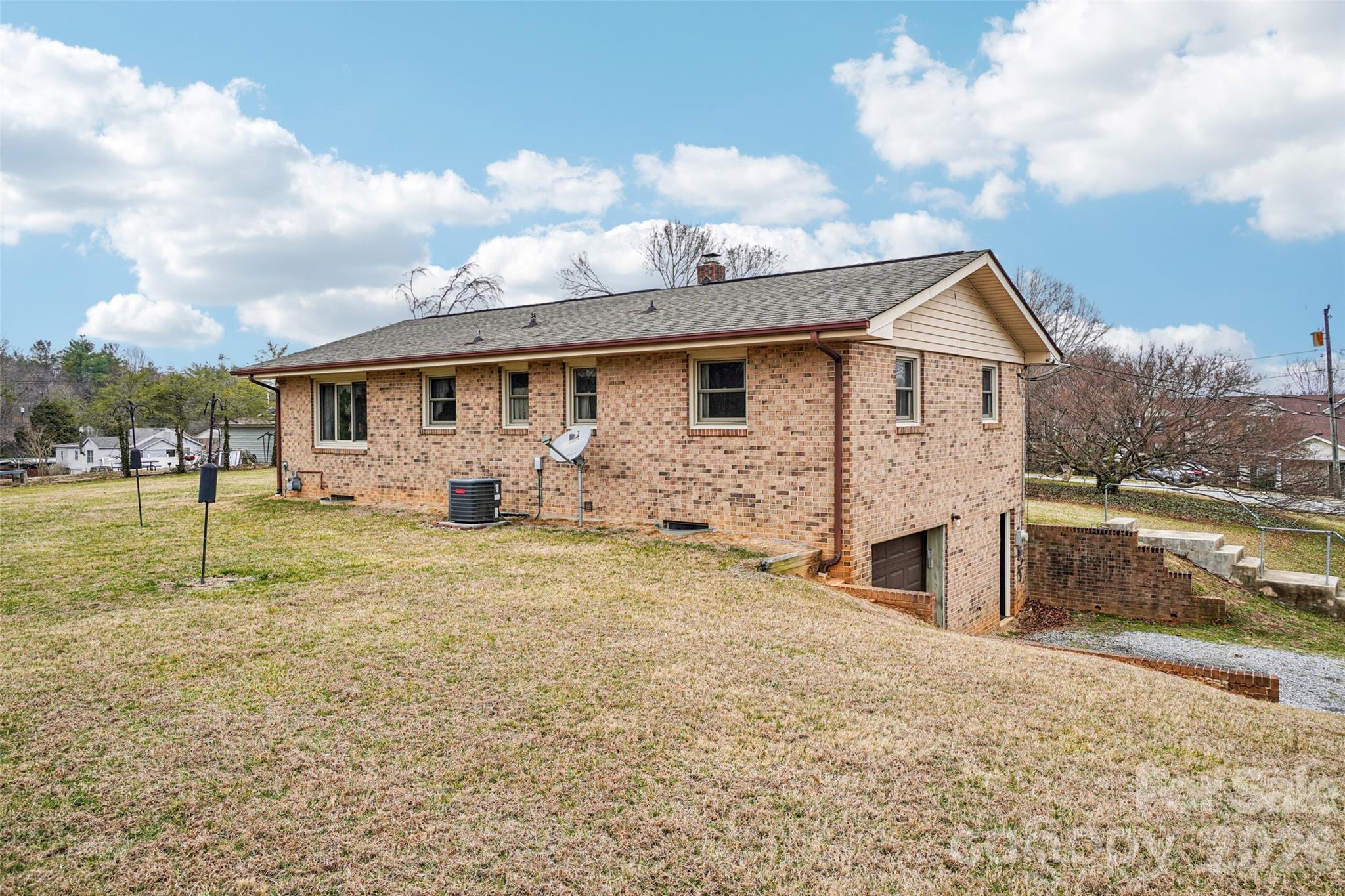 277 Powell Street Hendersonville NC 28792