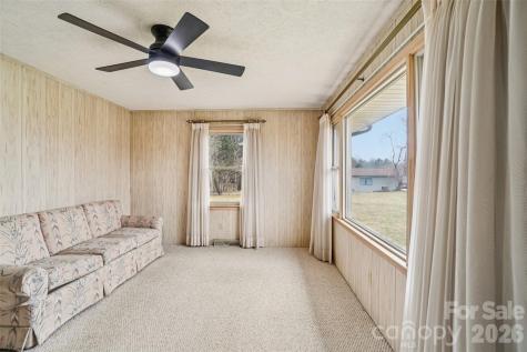 277 Powell Street Hendersonville NC 28792