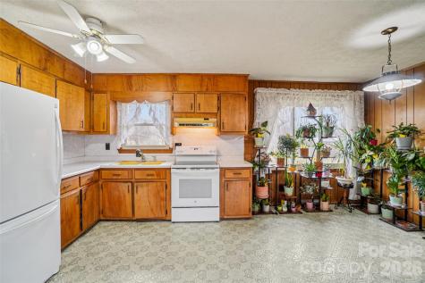 277 Powell Street Hendersonville NC 28792