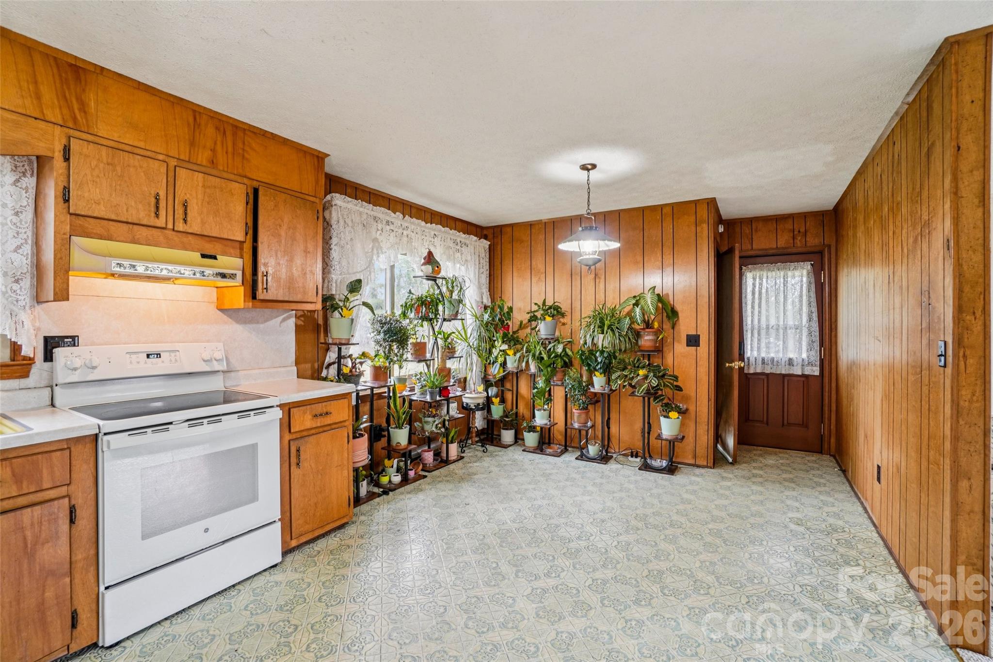 277 Powell Street Hendersonville NC 28792