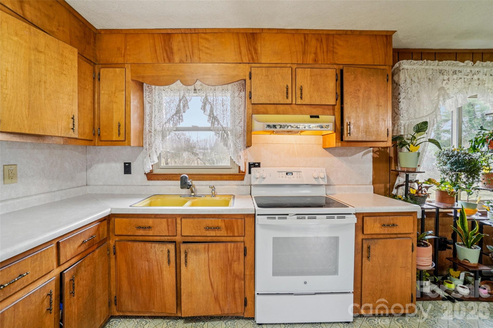277 Powell Street Hendersonville NC 28792