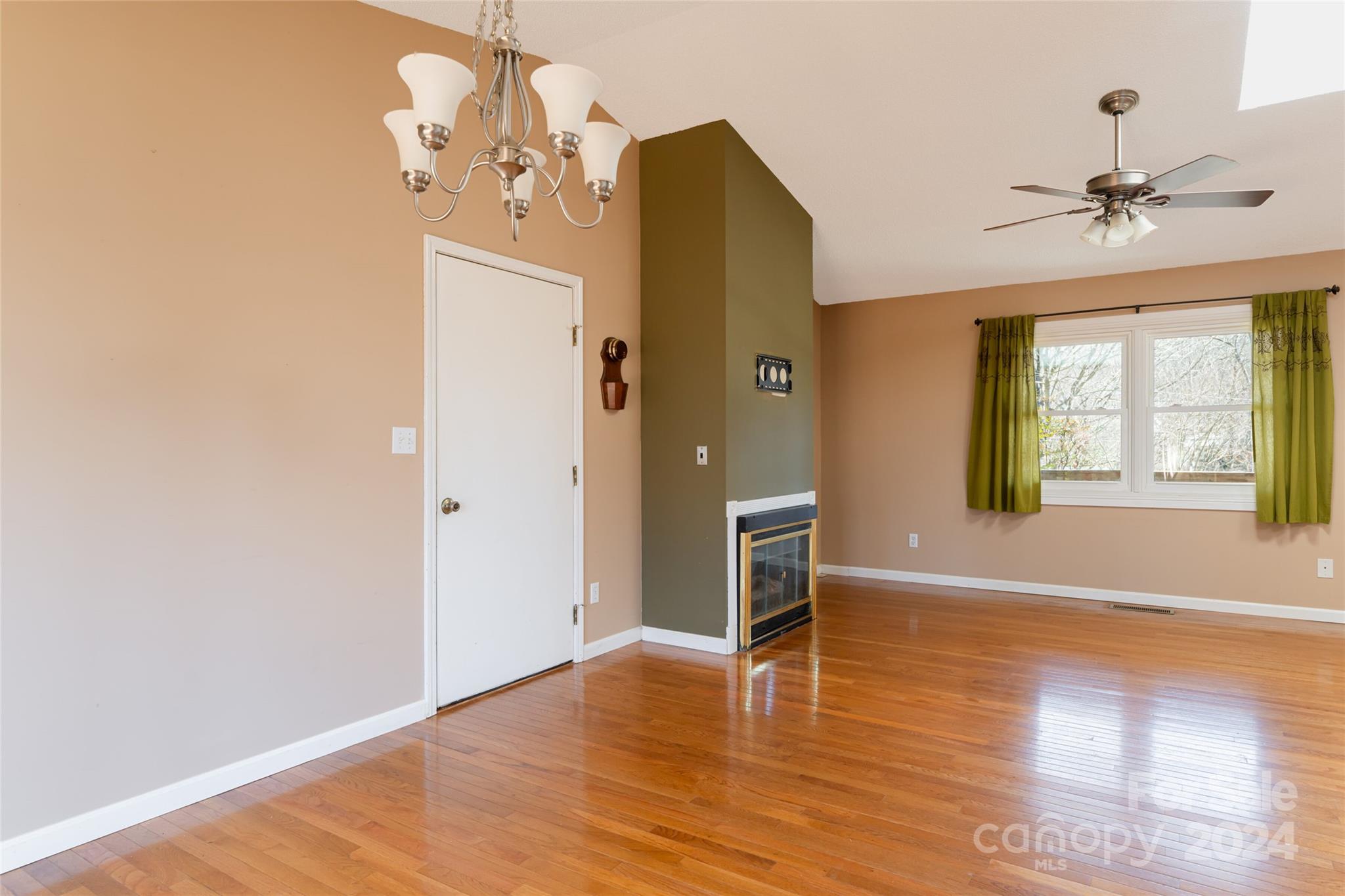 17 Old Turnpike Road Arden NC 28704