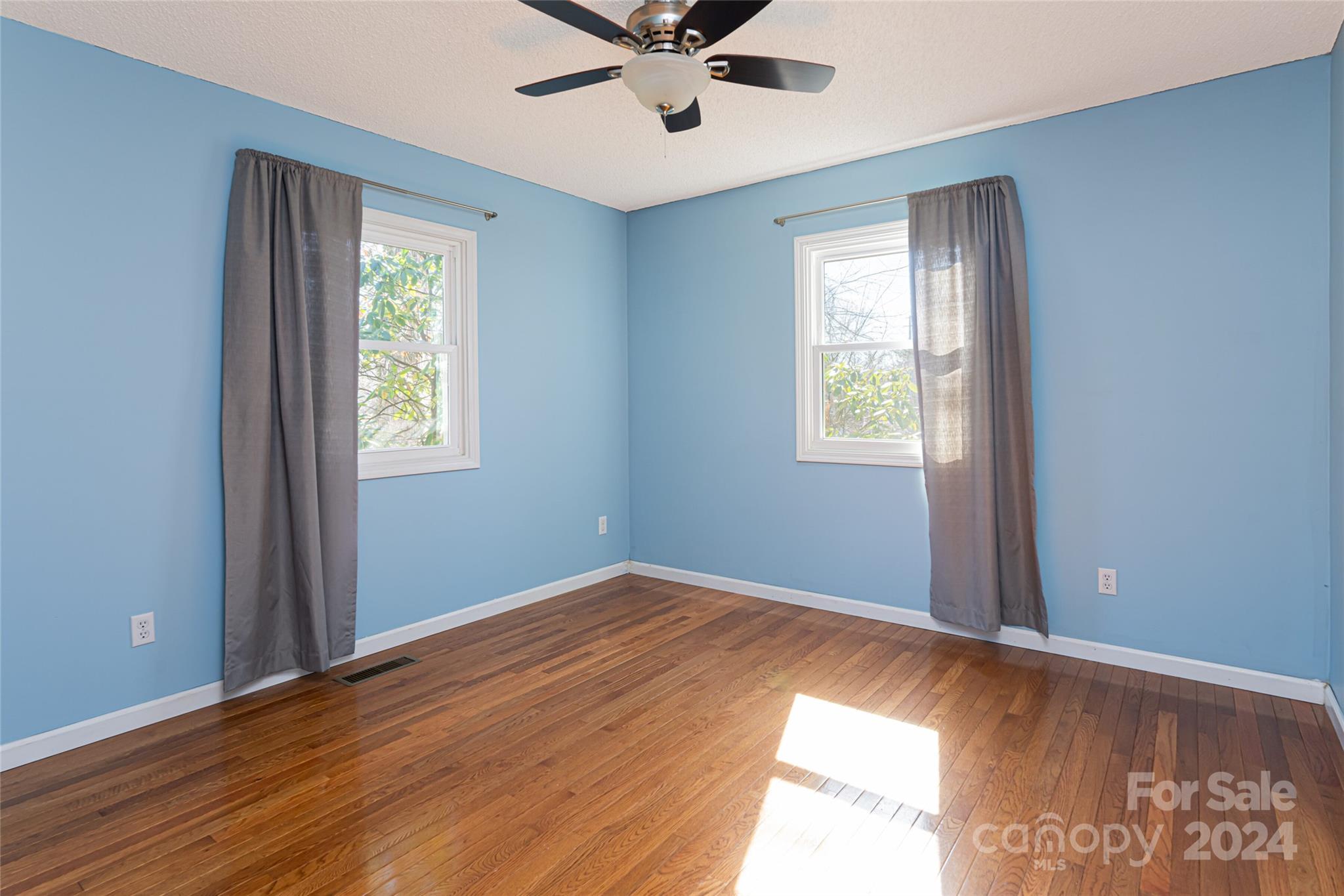 17 Old Turnpike Road Arden NC 28704