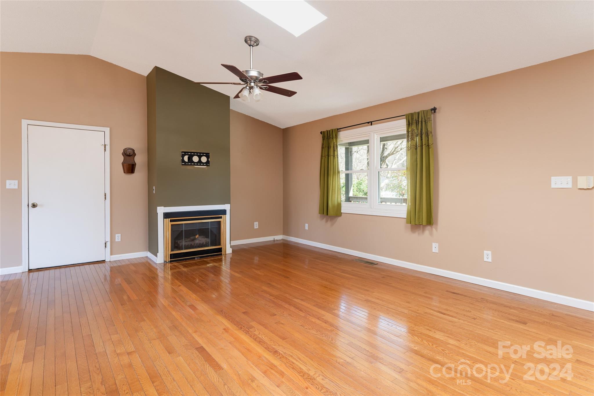 17 Old Turnpike Road Arden NC 28704