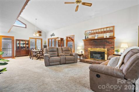 3910 6th Street NW Hickory NC 28601