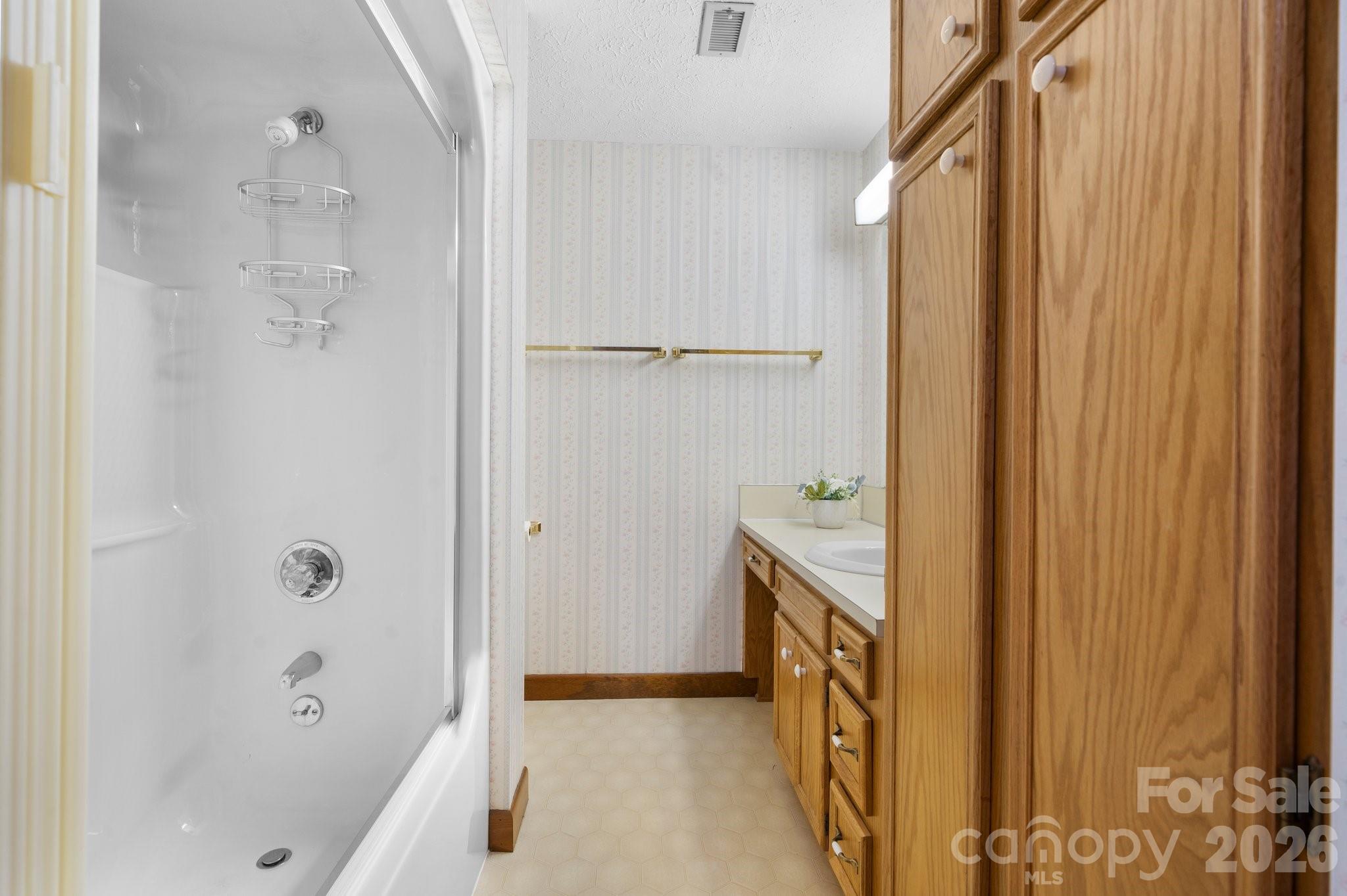 3910 6th Street NW Hickory NC 28601