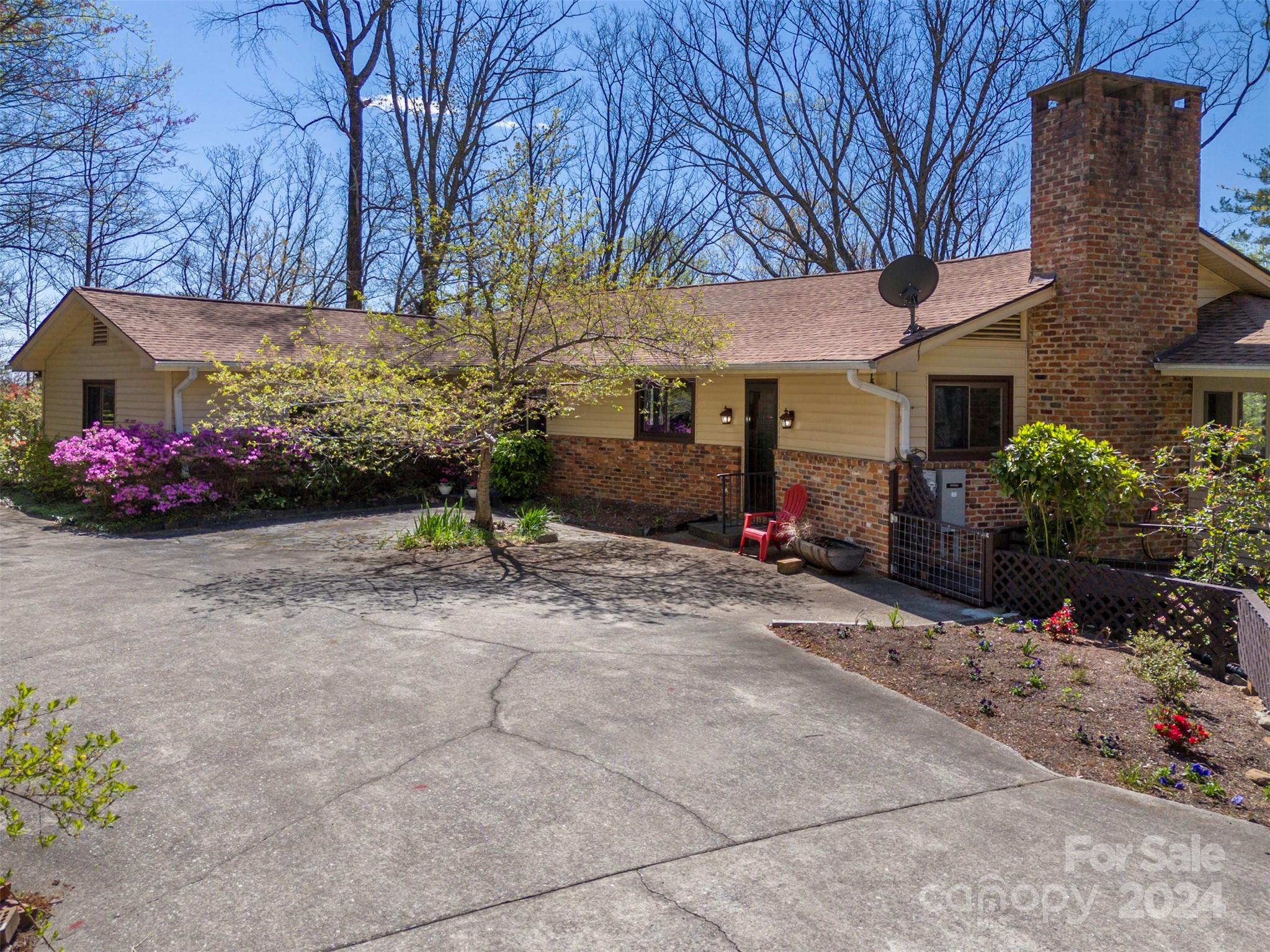 12 E Park Drive Tryon NC 28782