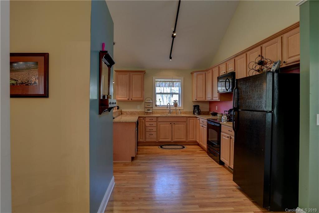 15 Happy Crow Lane Asheville NC 28805