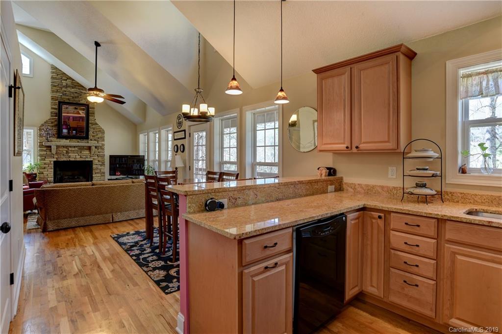 15 Happy Crow Lane Asheville NC 28805
