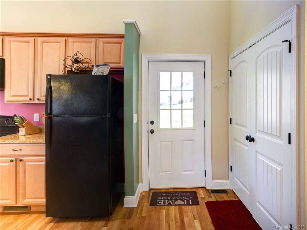 15 Happy Crow Lane Asheville NC 28805
