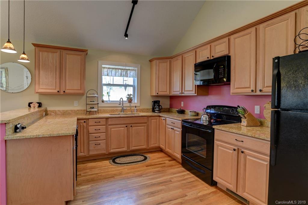 15 Happy Crow Lane Asheville NC 28805