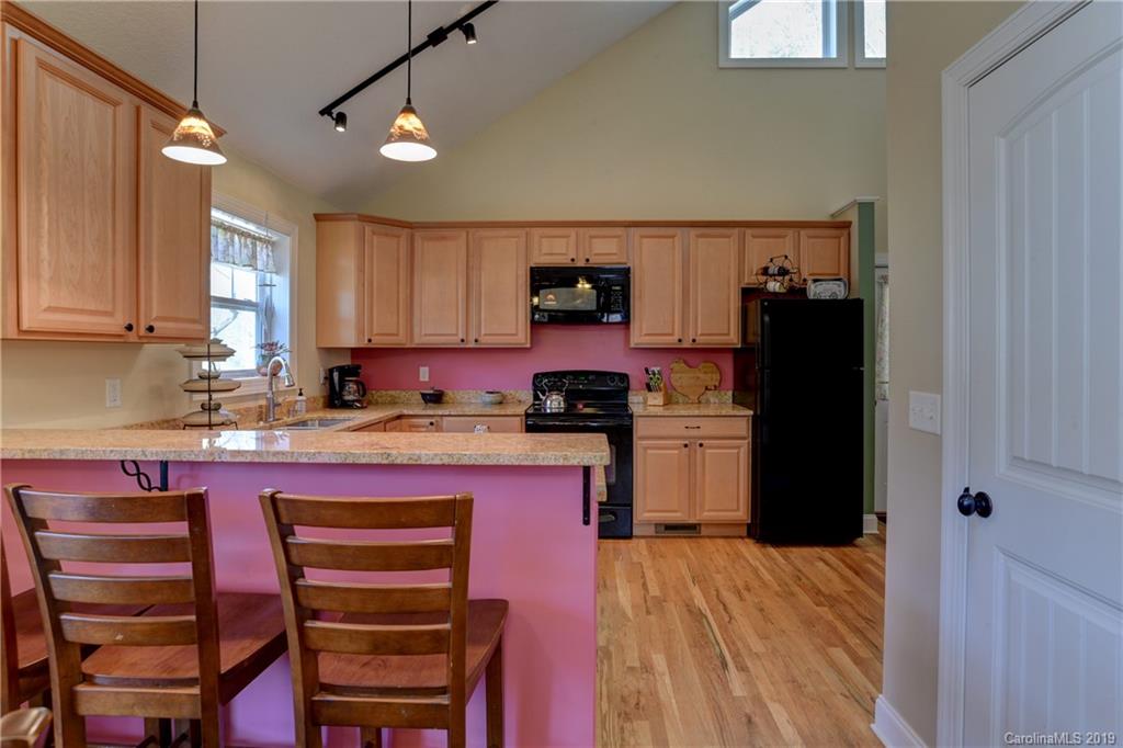 15 Happy Crow Lane Asheville NC 28805