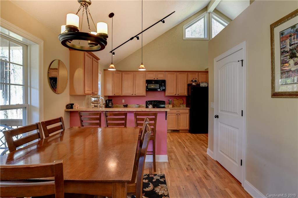 15 Happy Crow Lane Asheville NC 28805