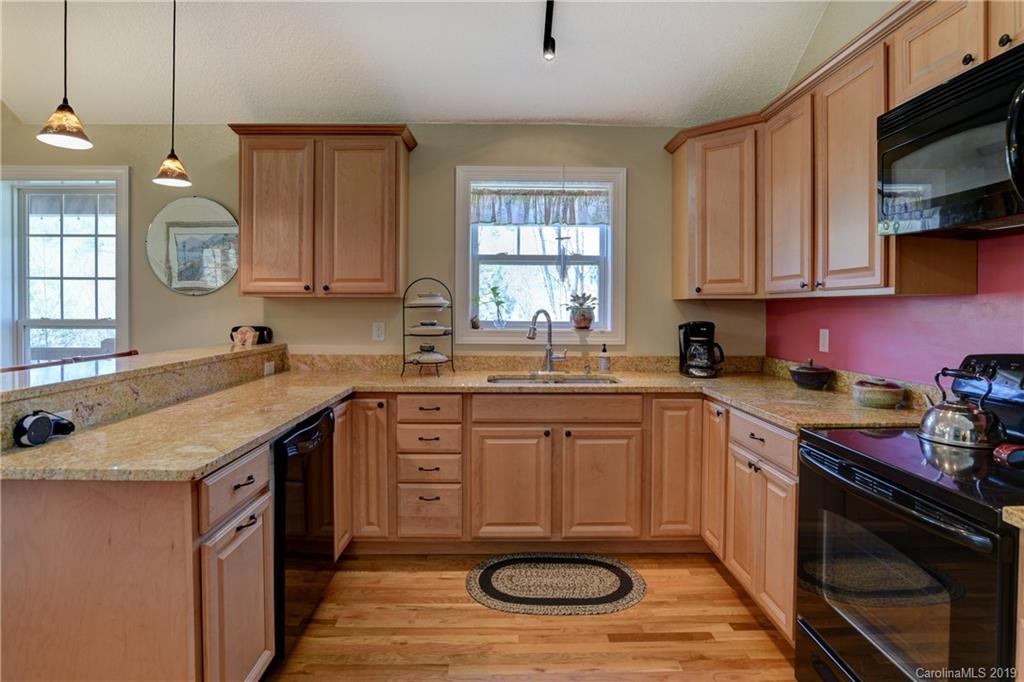15 Happy Crow Lane Asheville NC 28805