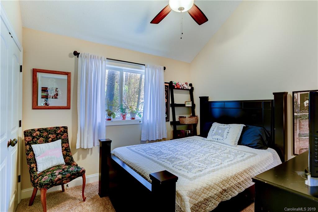 15 Happy Crow Lane Asheville NC 28805