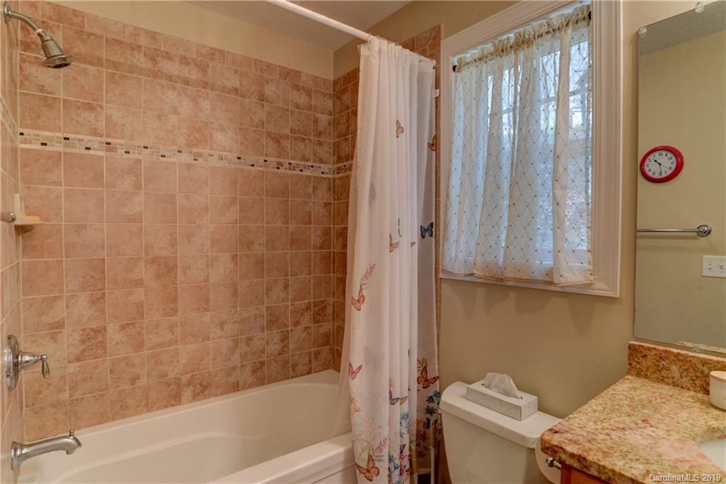 15 Happy Crow Lane Asheville NC 28805