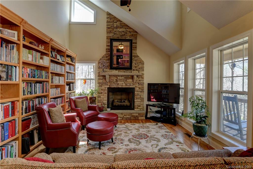15 Happy Crow Lane Asheville NC 28805
