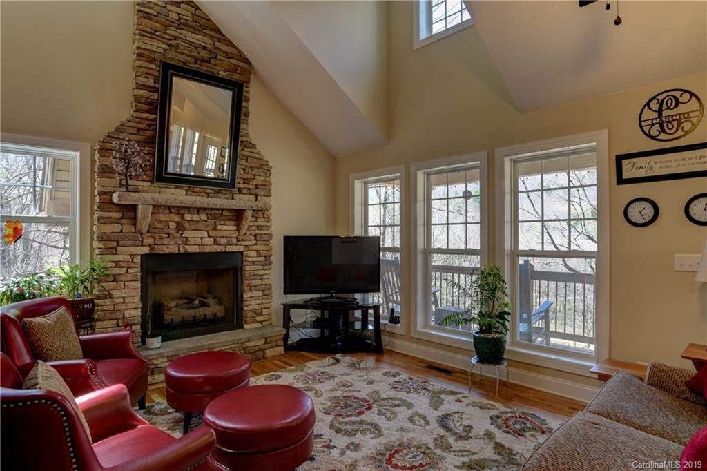 15 Happy Crow Lane Asheville NC 28805