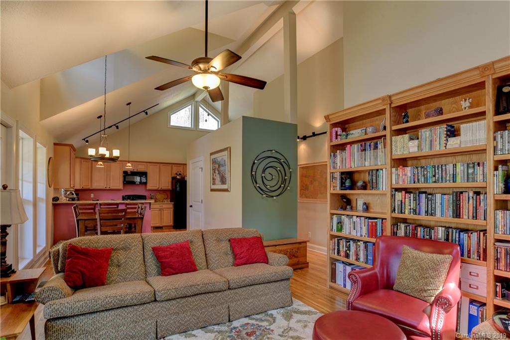 15 Happy Crow Lane Asheville NC 28805