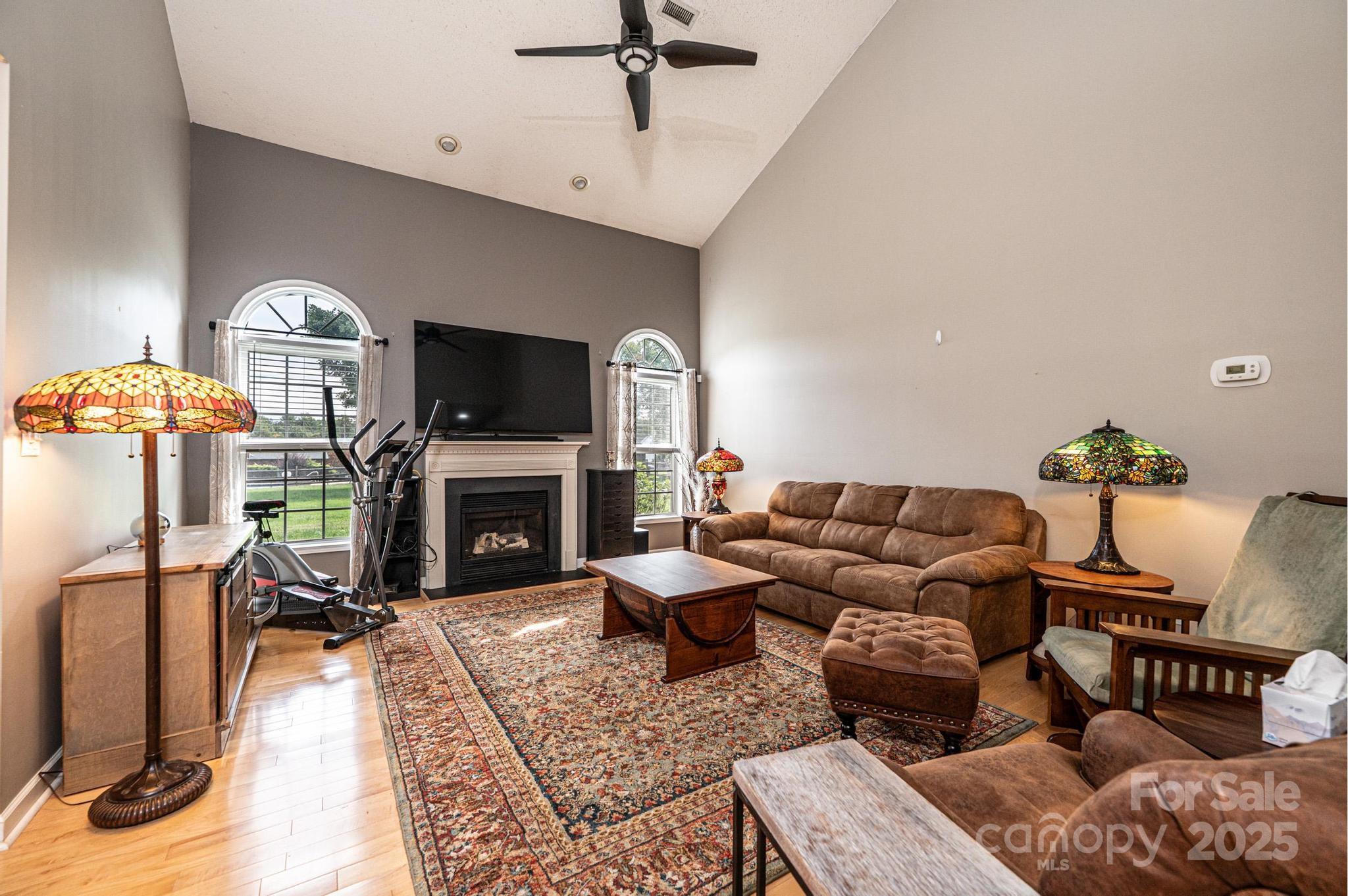 1472 Sweetbriar Lane Hickory NC 28602