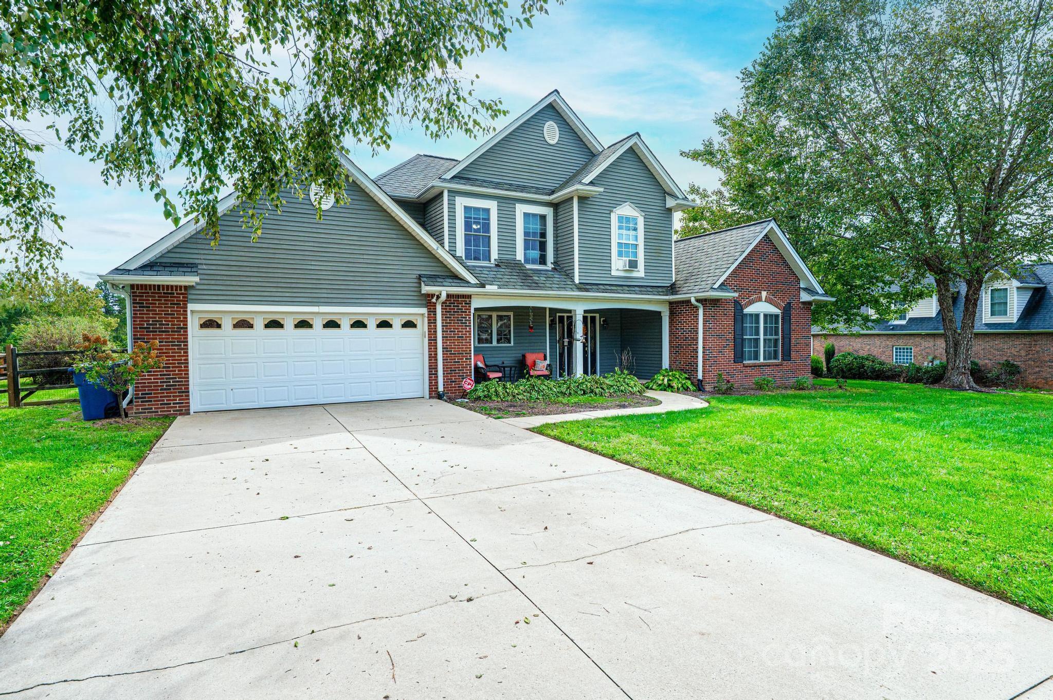 1472 Sweetbriar Lane Hickory NC 28602