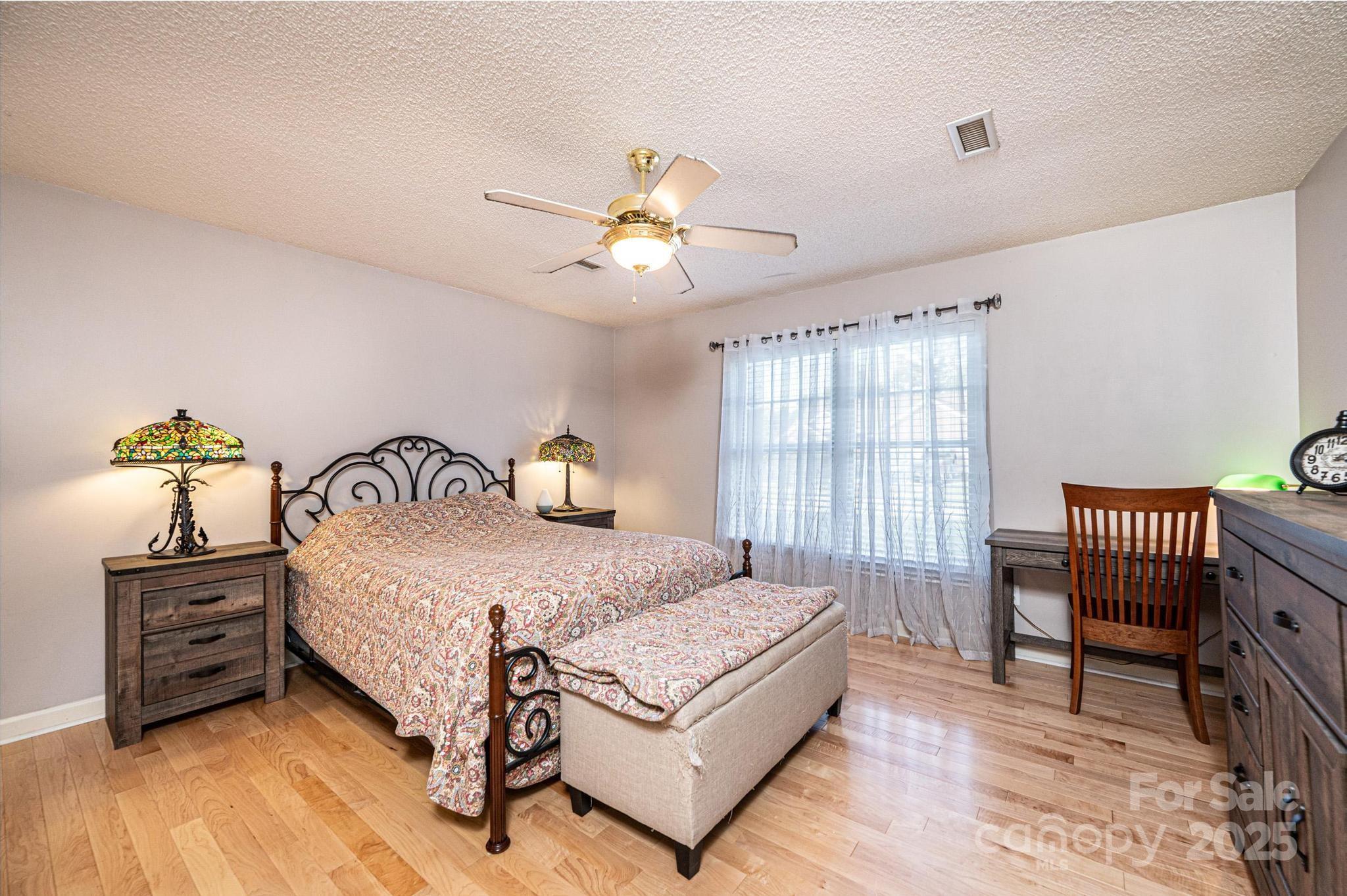 1472 Sweetbriar Lane Hickory NC 28602