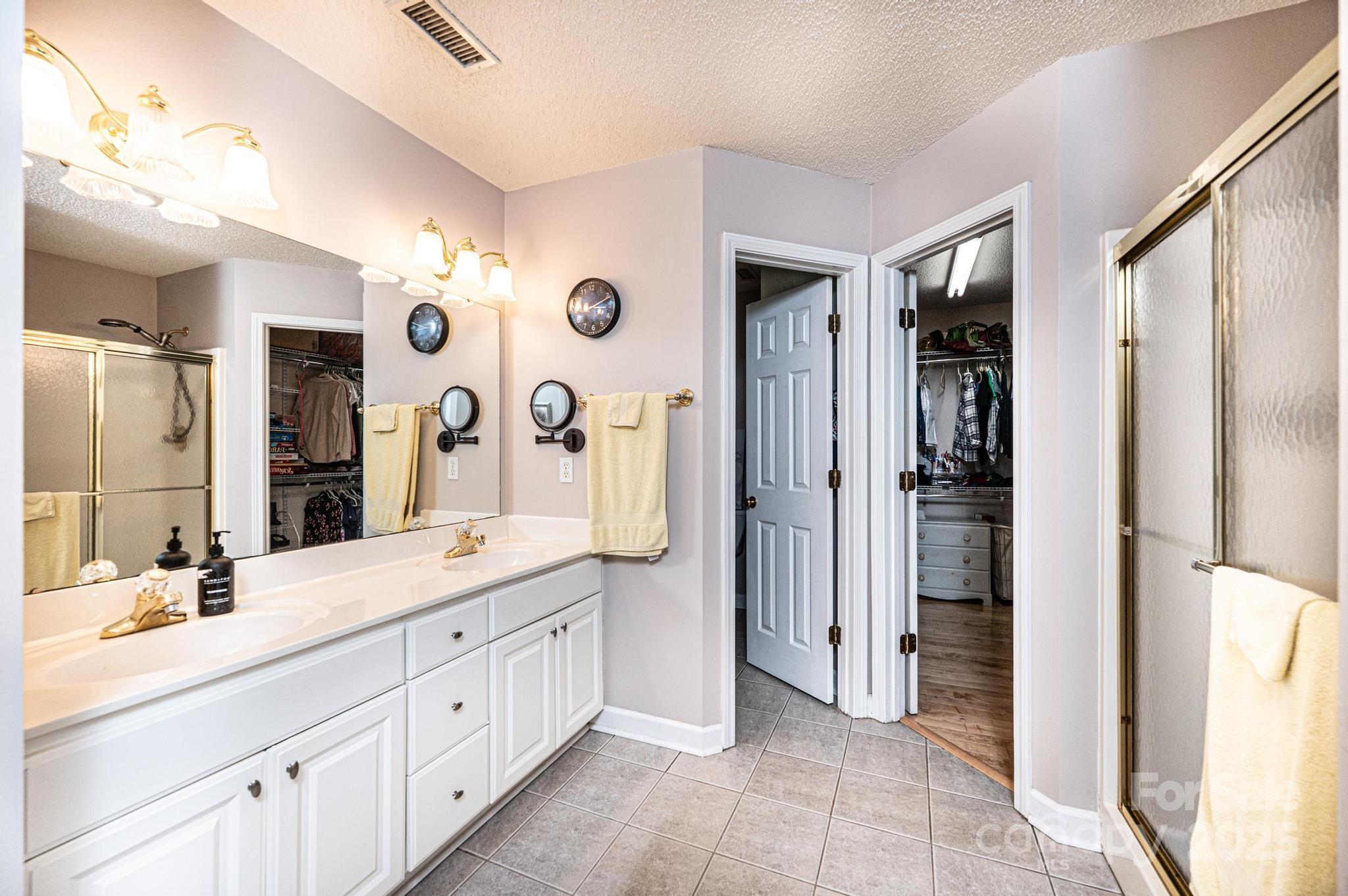 1472 Sweetbriar Lane Hickory NC 28602