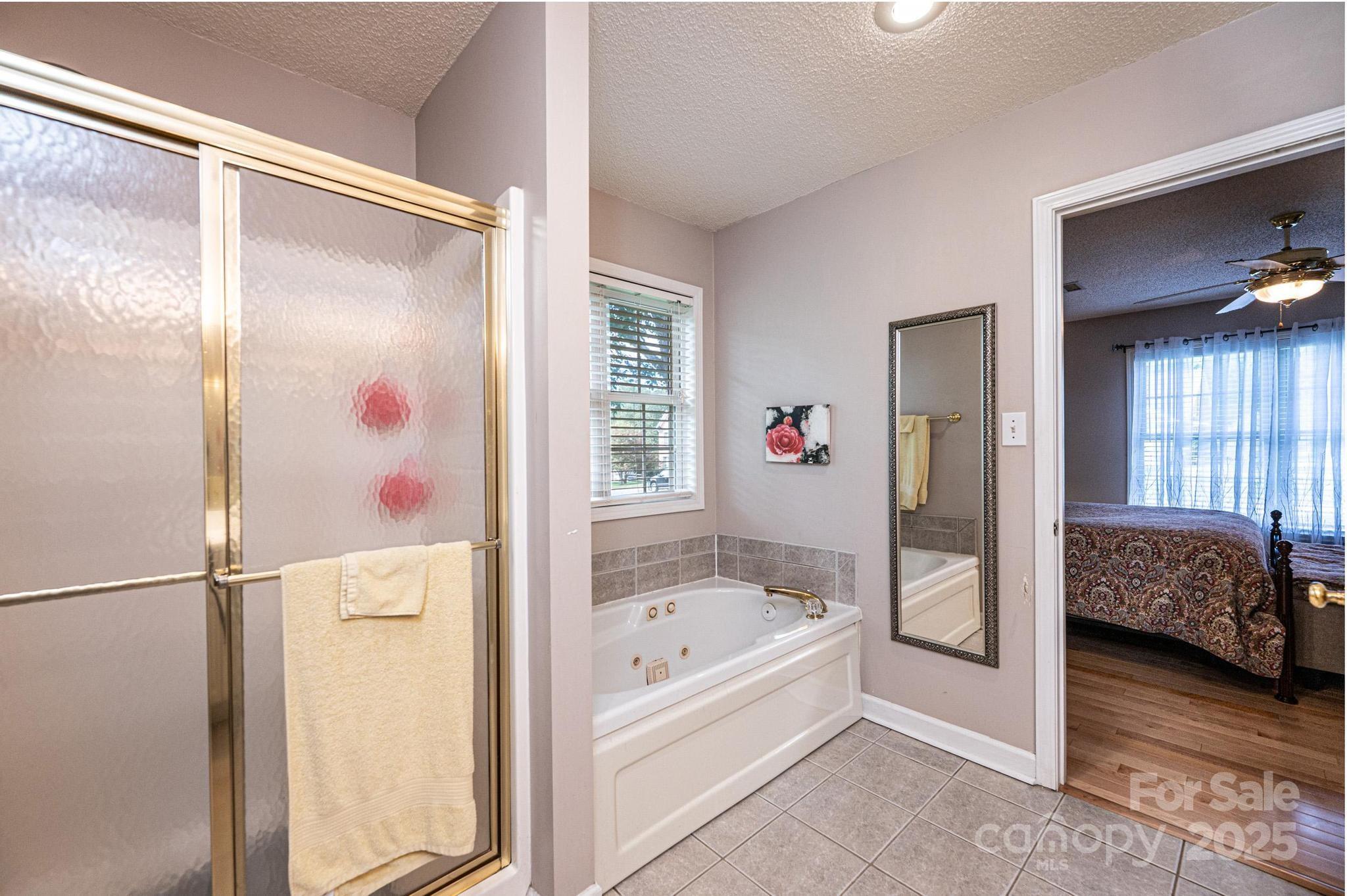 1472 Sweetbriar Lane Hickory NC 28602