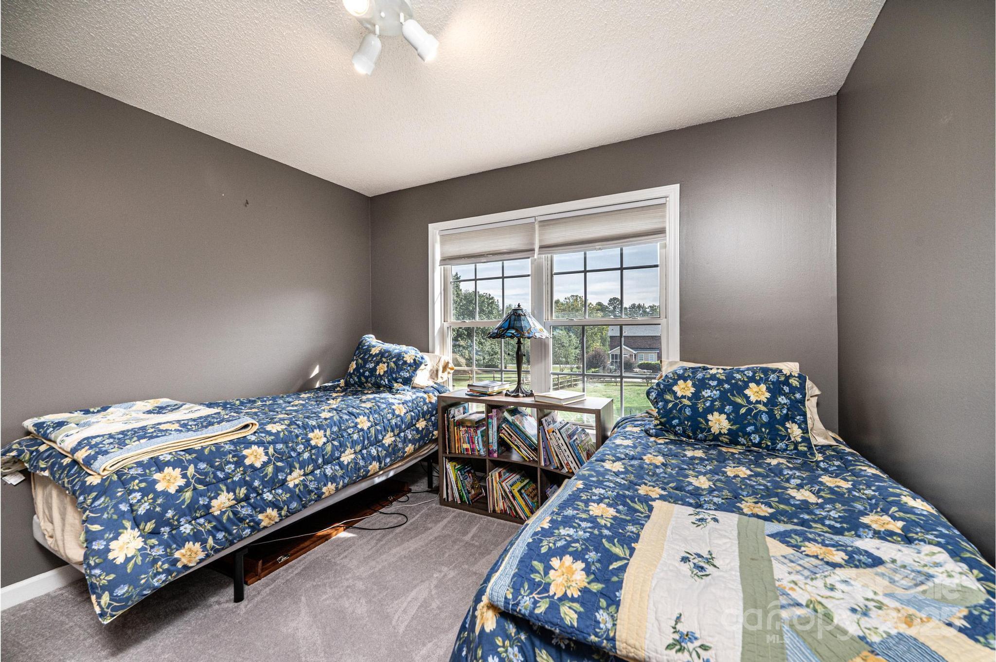 1472 Sweetbriar Lane Hickory NC 28602