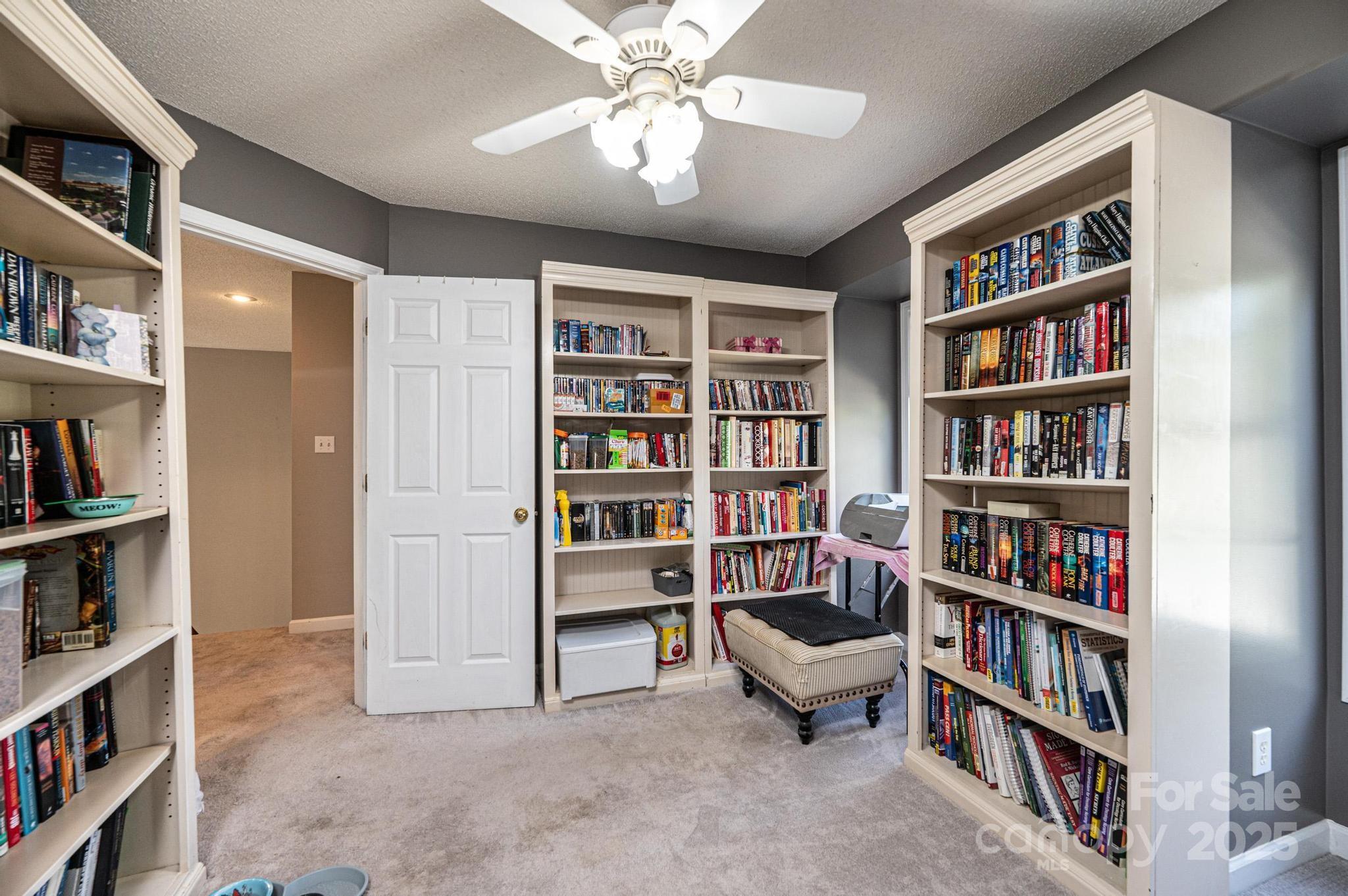 1472 Sweetbriar Lane Hickory NC 28602