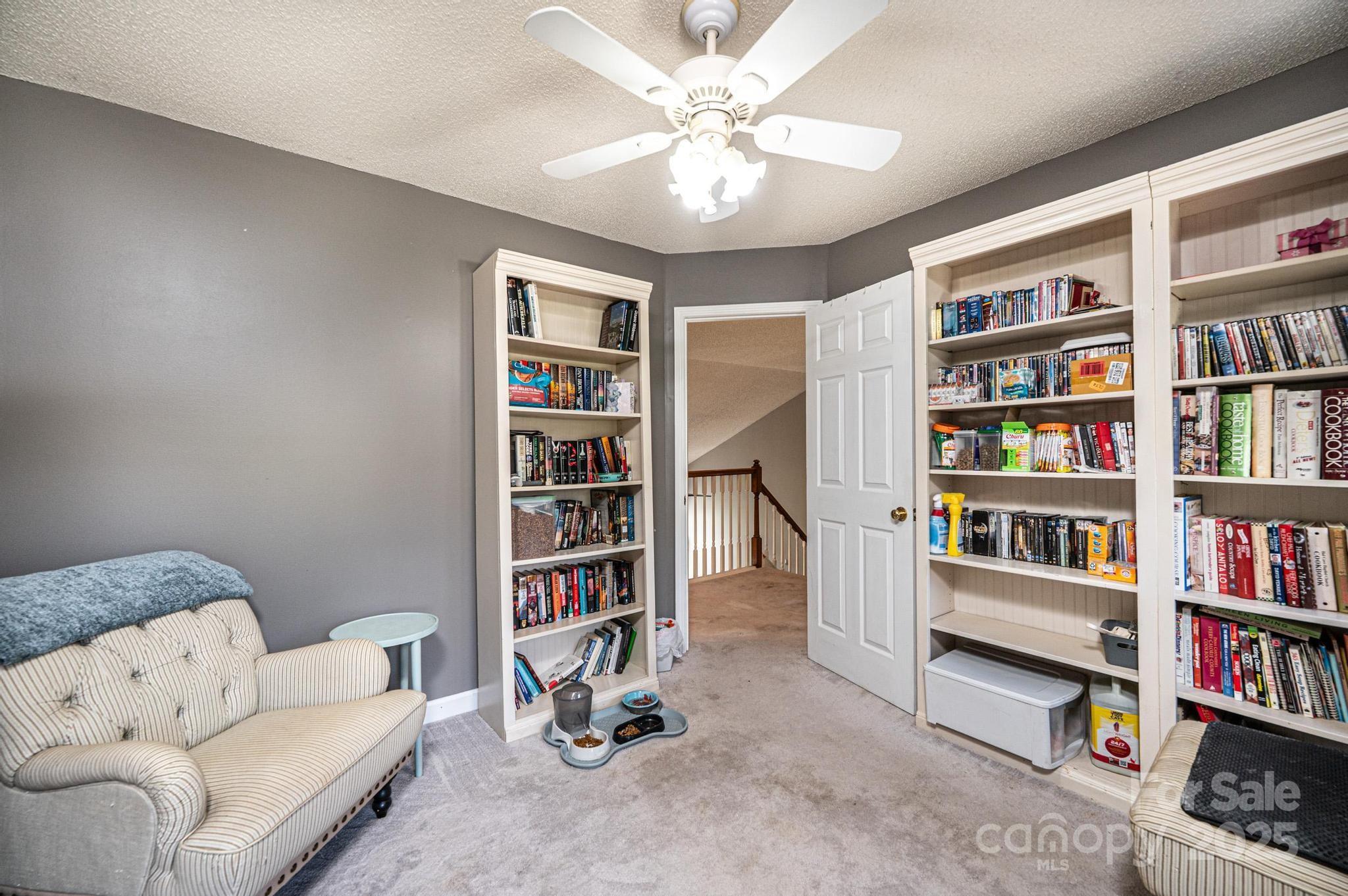1472 Sweetbriar Lane Hickory NC 28602