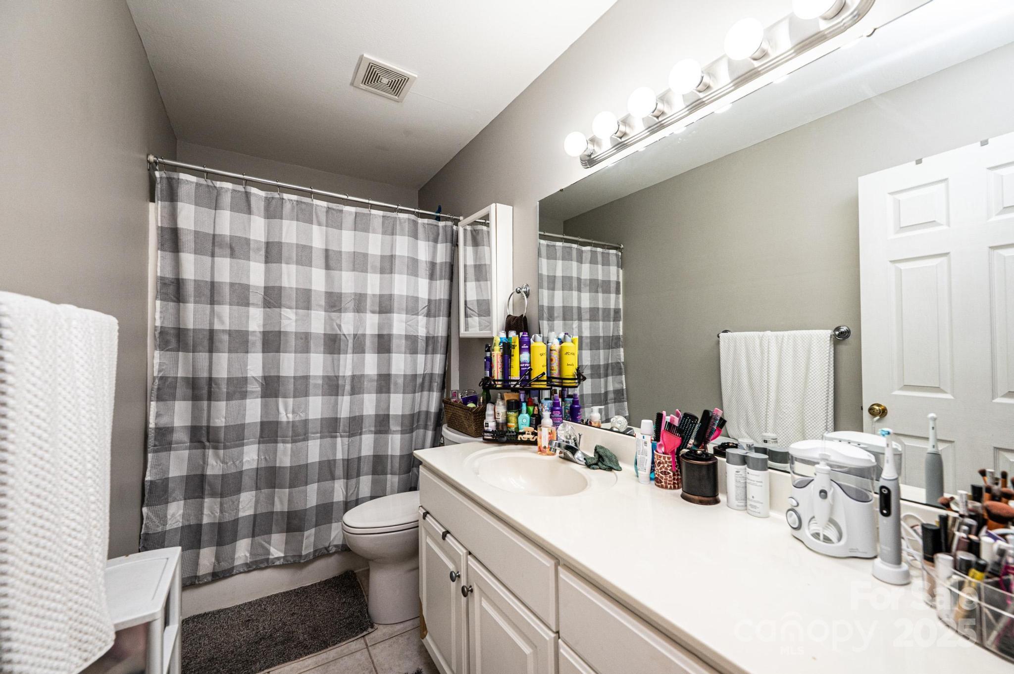 1472 Sweetbriar Lane Hickory NC 28602