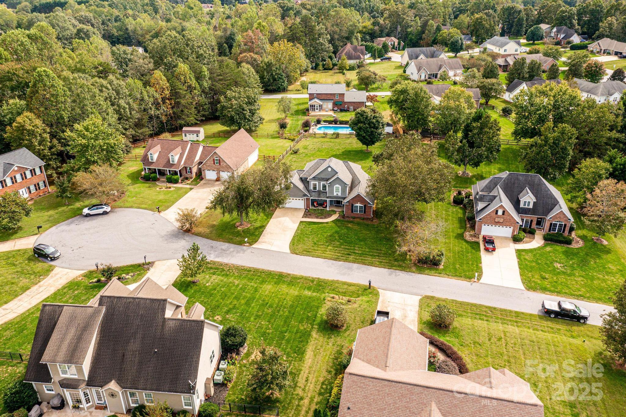 1472 Sweetbriar Lane Hickory NC 28602