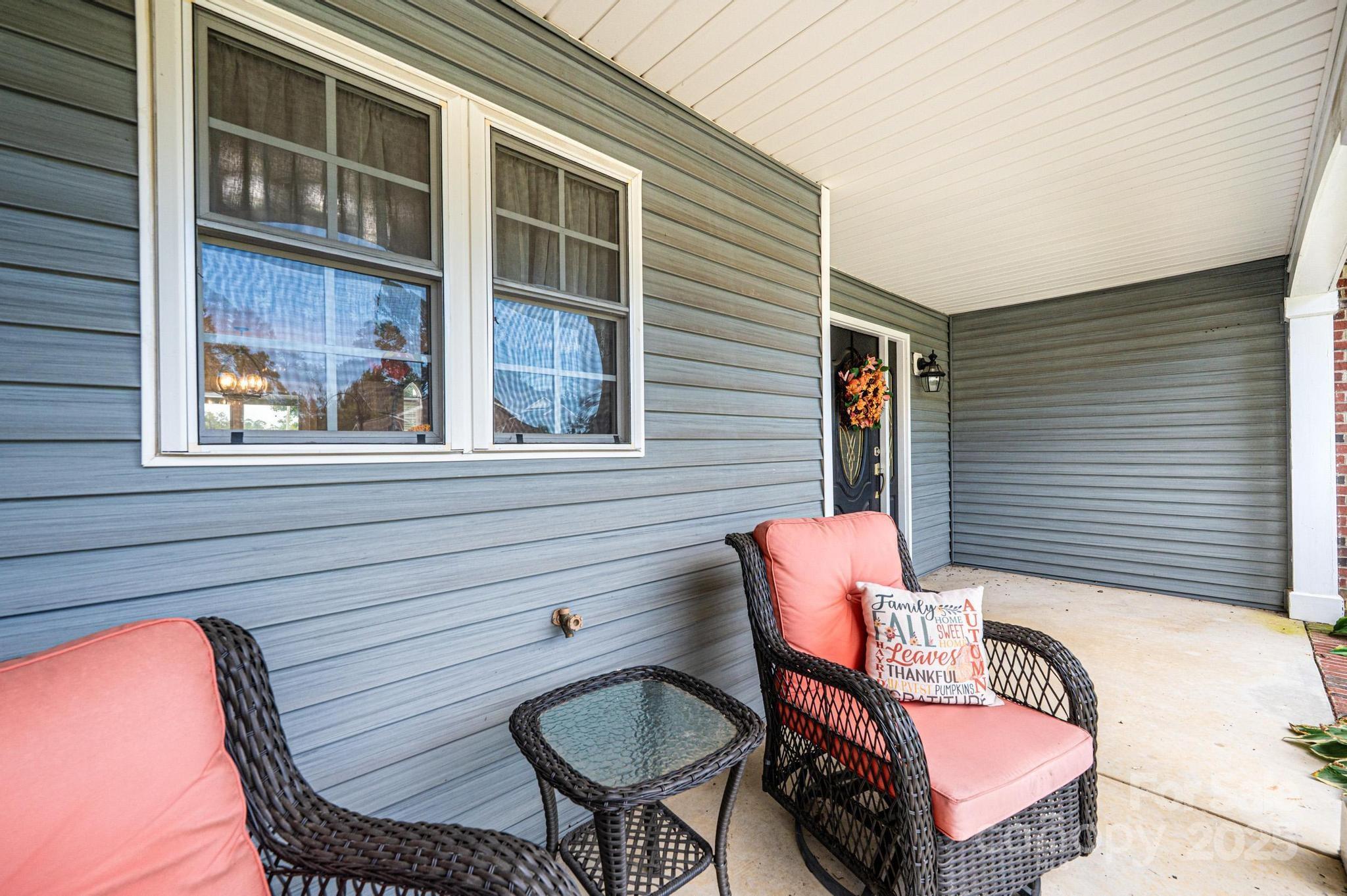 1472 Sweetbriar Lane Hickory NC 28602