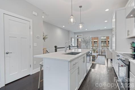 1214 Macomb Place Charlotte NC 28208