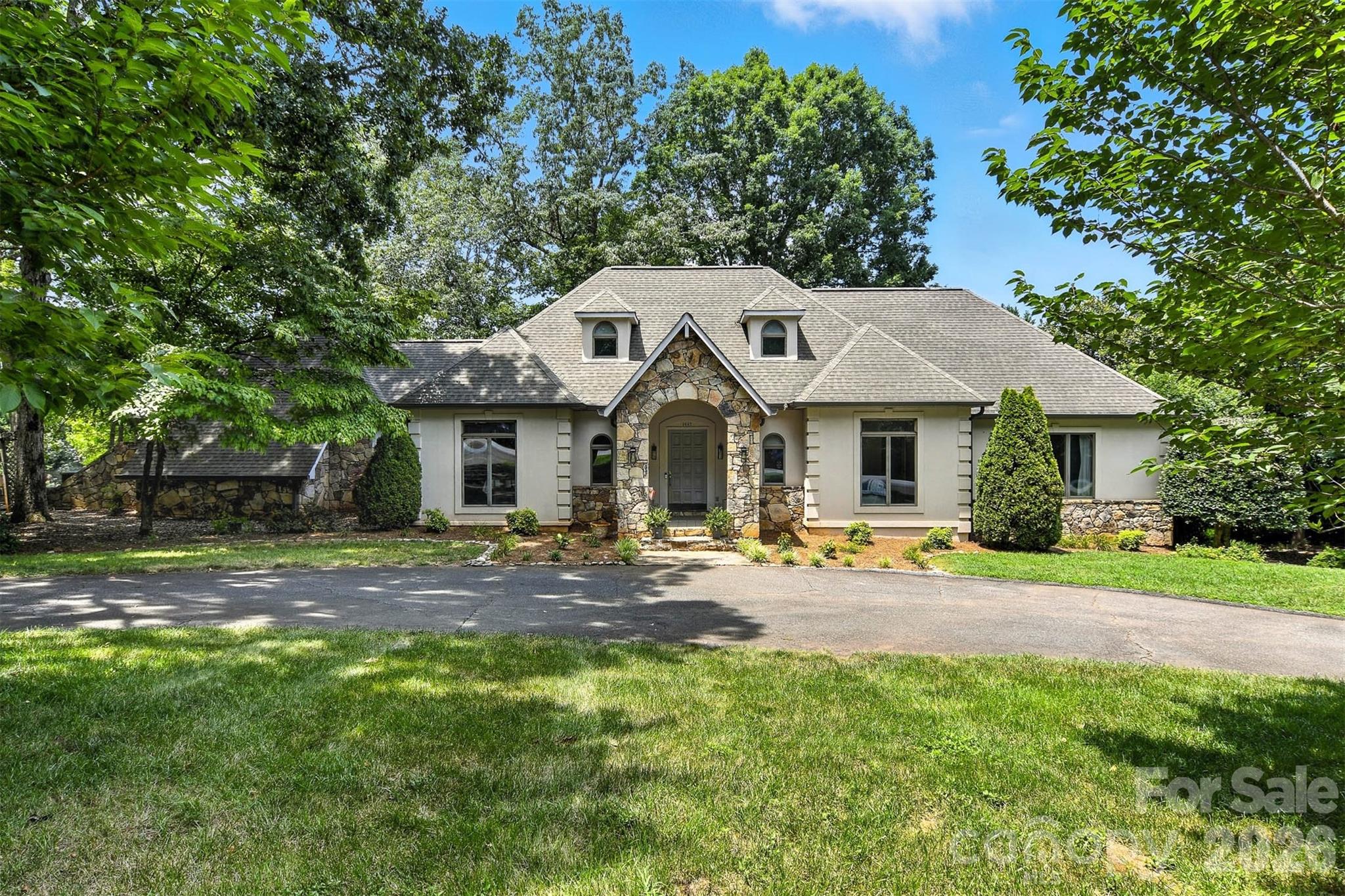 5042 Ridgeland Drive Hickory NC 28602