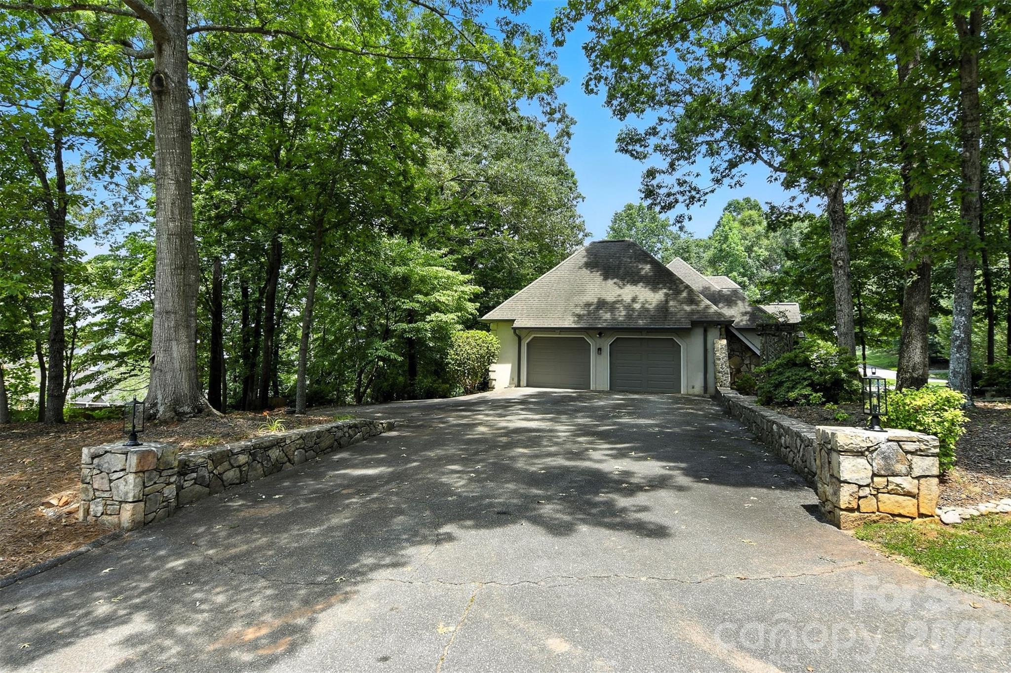 5042 Ridgeland Drive Hickory NC 28602